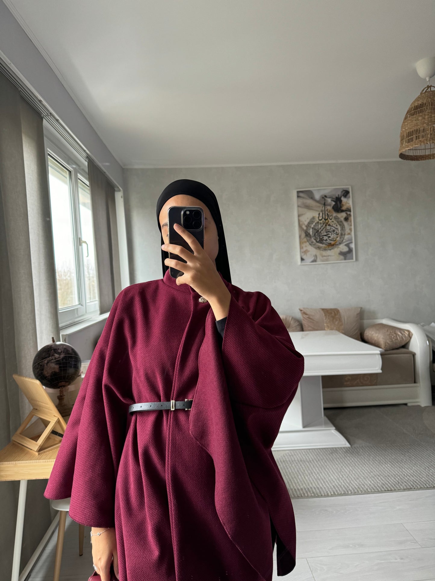 Cape avec ceinture bordeaux