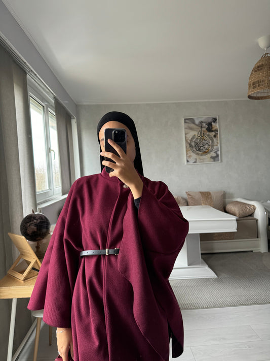 Cape avec ceinture bordeaux